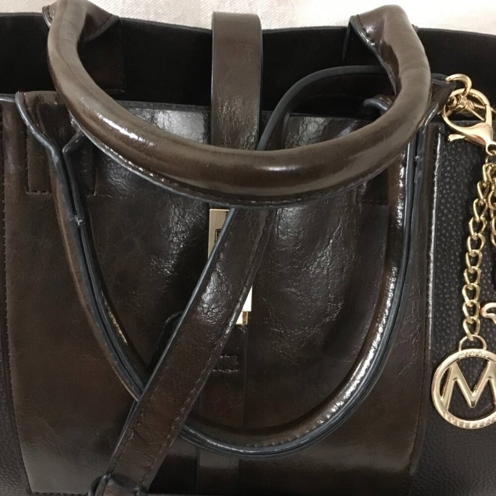 Mia K Collection NWOT Tote Bag & Wristlet Wallet - Picture 2 of 13